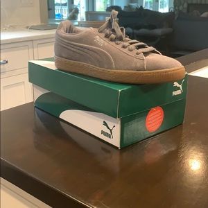 Brand new puma suede sneakers